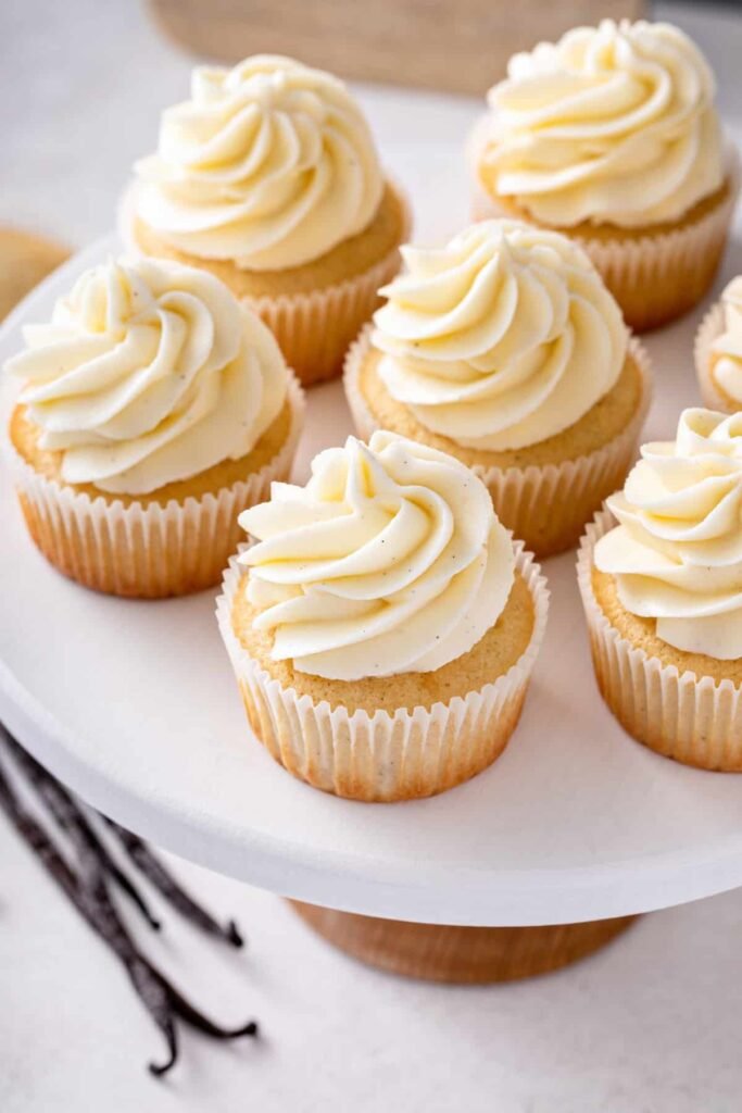 Classic Vanilla Cupcakes